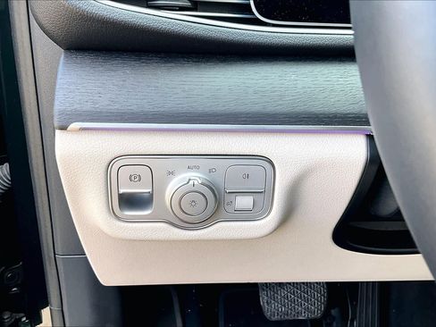 Used 2025 Mercedes-Benz GLE 350 4MATIC image 33