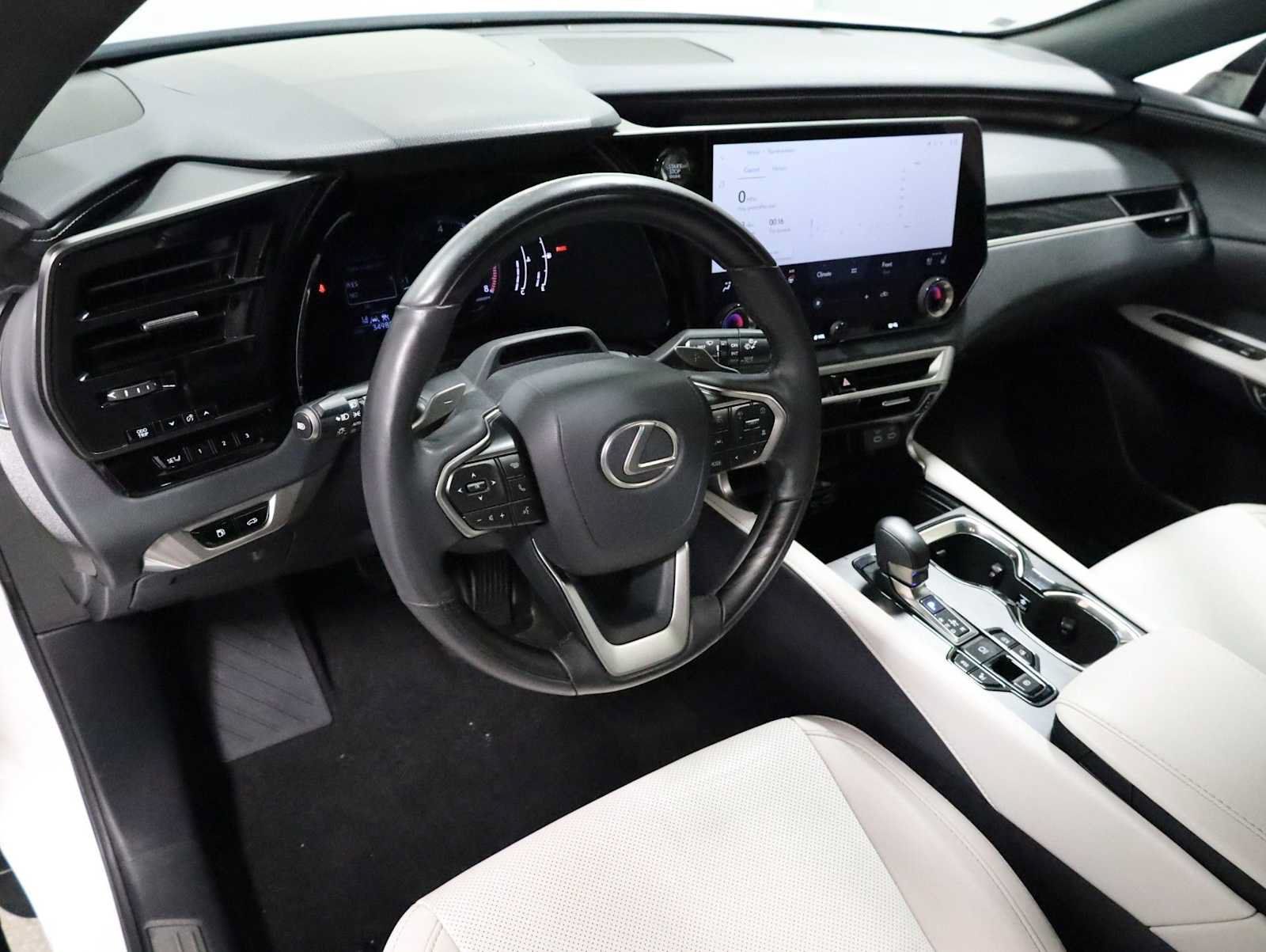 Used 2024 Lexus RX 350 Premium w/ Convenience Package AWD/4WD image 4