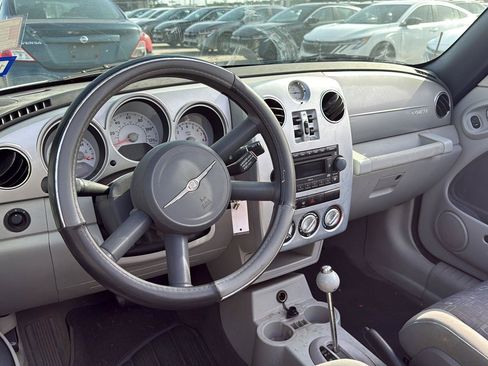 Used 2006 Chrysler PT Cruiser Touring FWD image 9