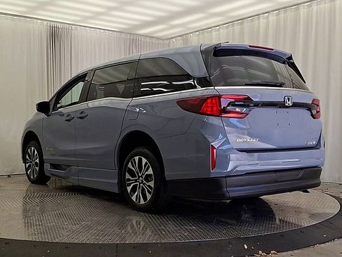 Used 2025 Honda Odyssey Elite image 9