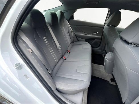 Used 2024 Hyundai Elantra SEL image 27