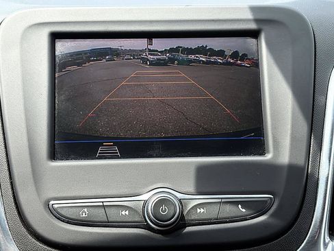 Used 2020 Chevrolet Equinox LT FWD image 23
