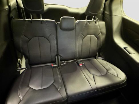 New 2026 Chrysler Pacifica Select image 25