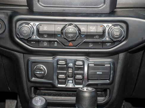 Used 2020 Jeep Wrangler Unlimited Sport S image 24