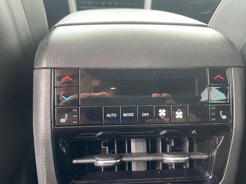 Used 2025 Jeep Grand Cherokee Summit AWD/4WD image 7