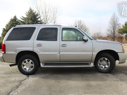 Used 2005 Cadillac Escalade AWD image 9