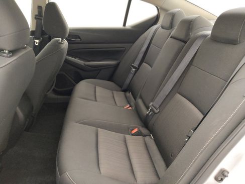 Used 2024 Nissan Altima 2.5 SV FWD image 18