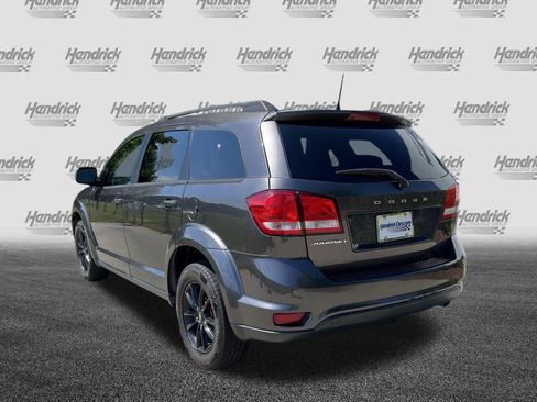 Used 2019 Dodge Journey SE w/ Connectivity Group FWD image 9