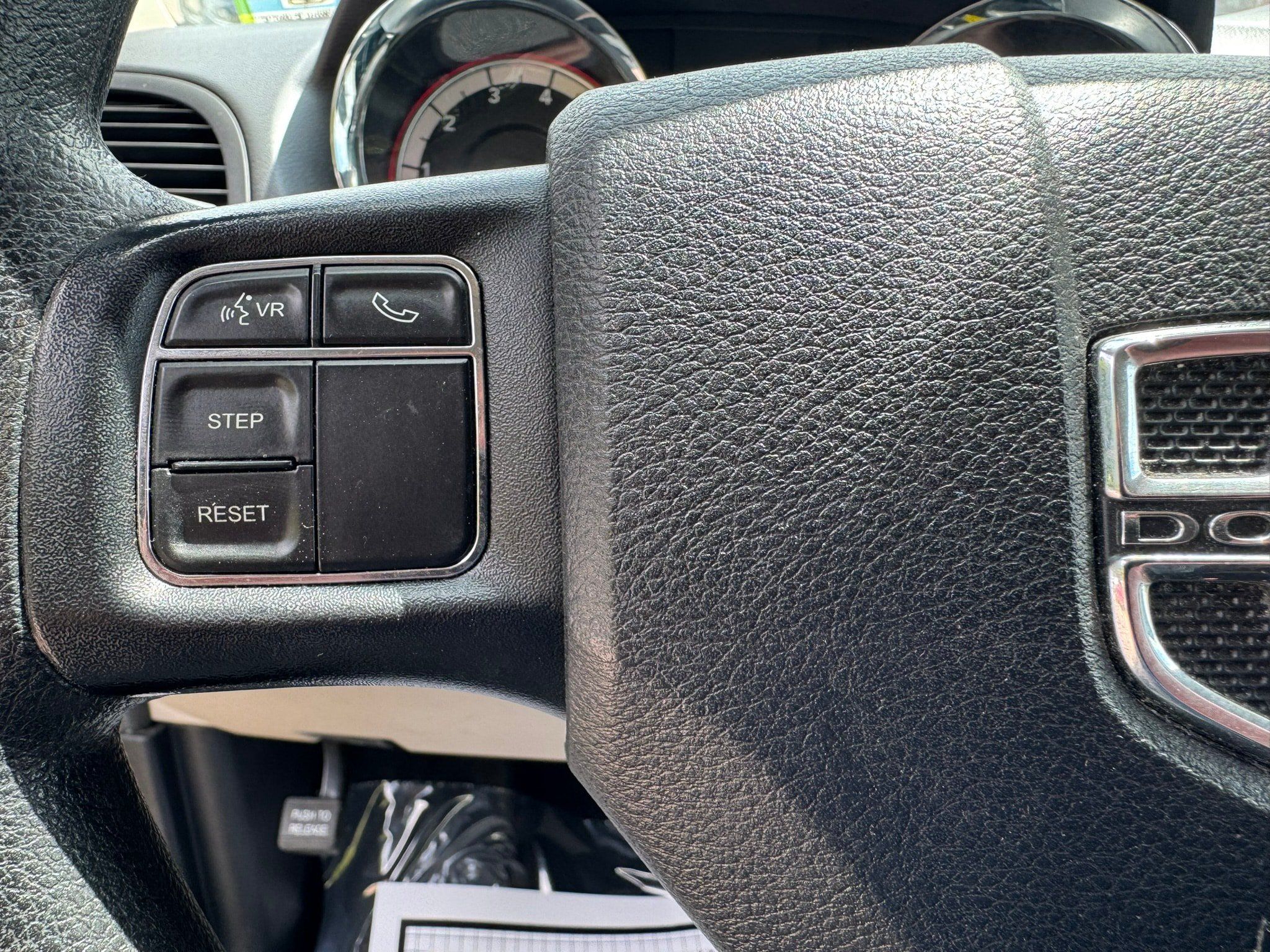 Used 2018 Dodge Grand Caravan SE w/ UConnect Hands-Free Group FWD image 18