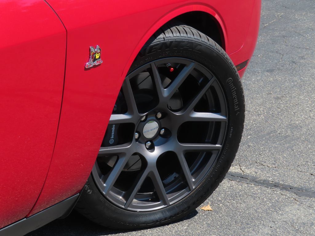 Used 2016 Dodge Challenger R/T Scat Pack w/ Leather Interior Group RWD image 22