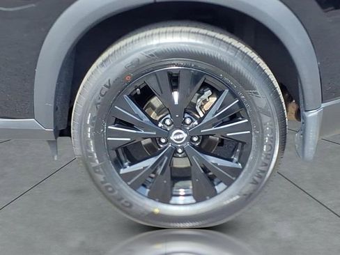 Used 2023 Nissan Rogue SV w/ SV Premium Package image 4