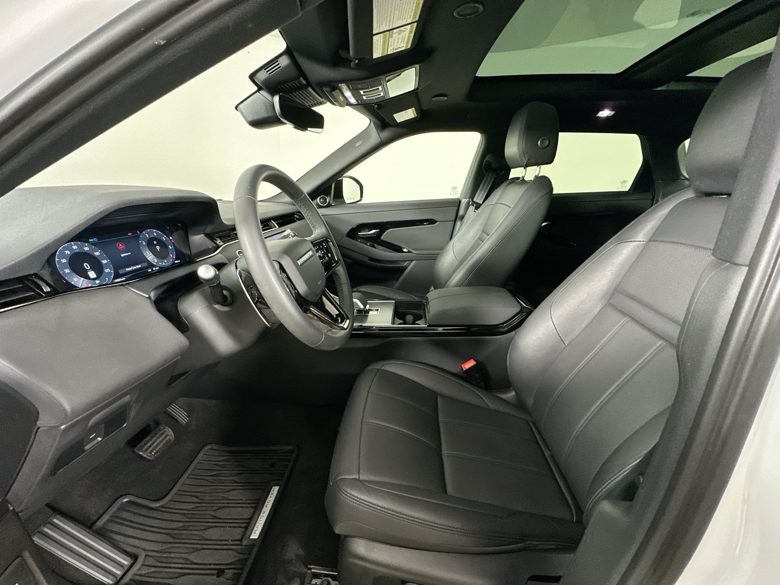 Used 2026 Land Rover Range Rover Evoque S AWD/4WD image 32