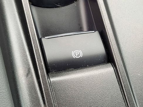 Used 2025 Ford Explorer Active RWD image 17