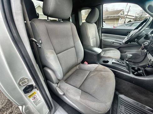 Used 2014 Toyota Tacoma PreRunner w/ Convenience Package image 25