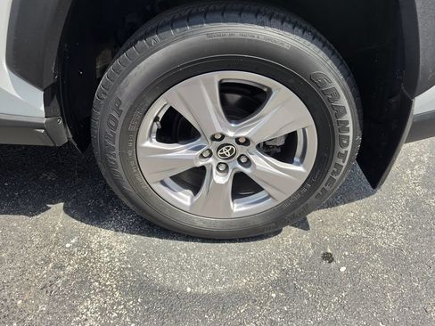 Used 2023 Toyota RAV4 XLE FWD image 38