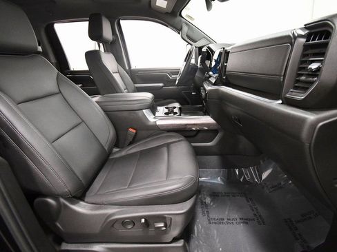 Used 2024 Chevrolet Silverado 2500 LTZ w/ LTZ Plus Package image 18