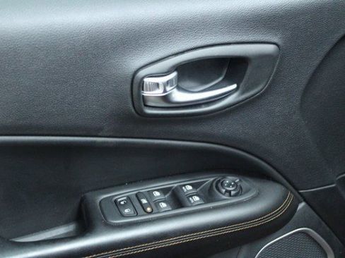 Used 2021 Jeep Compass Limited w/ Sun and Sound Group image 12