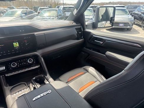 Used 2025 GMC Sierra 2500 AT4 w/ AT4 Premium Plus Package AWD/4WD image 30