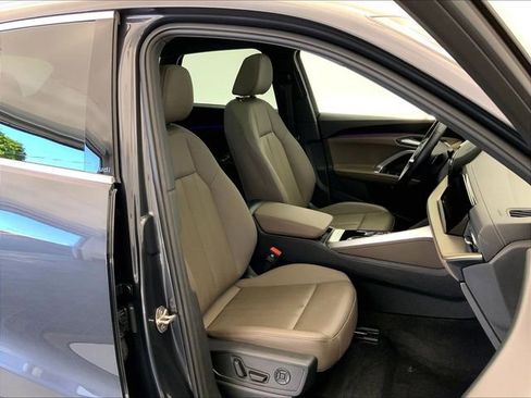 Certified 2025 Audi Q5 Premium Plus w/ Premium Plus AWD/4WD image 17
