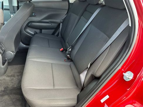 Used 2025 Hyundai Kona SEL image 11