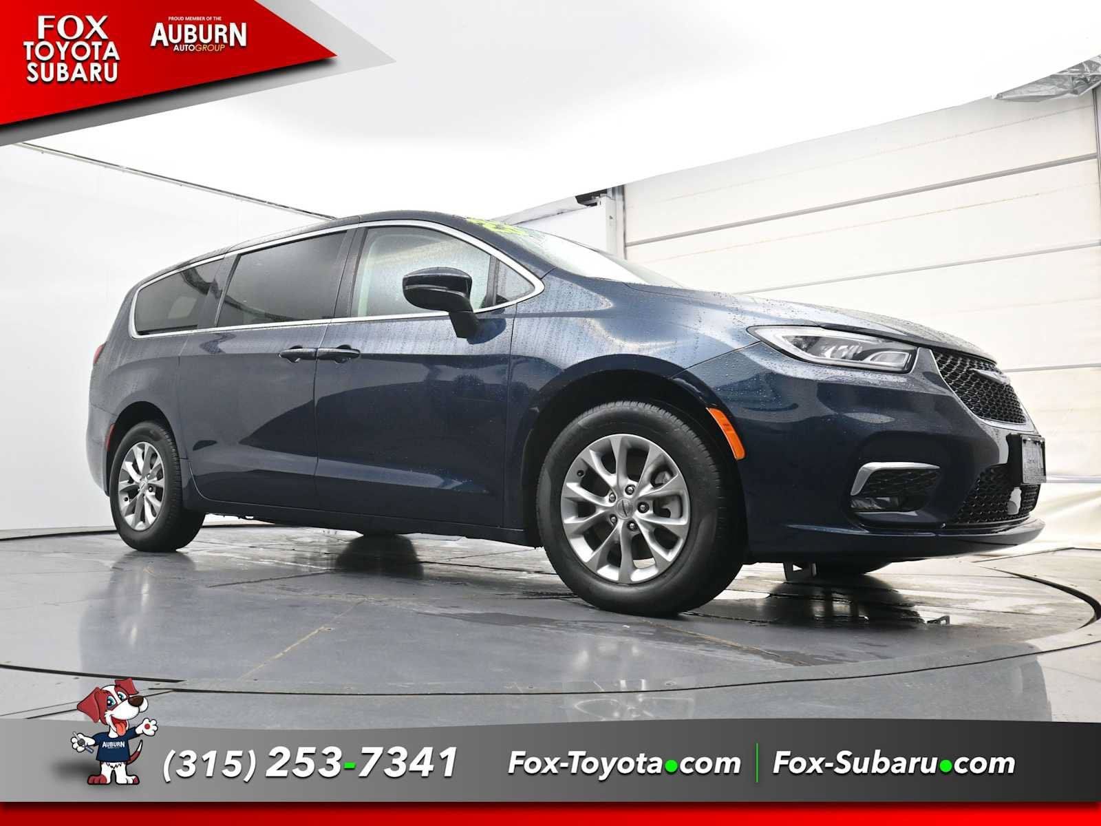 Used 2023 Chrysler Pacifica Touring-L AWD/4WD image 22