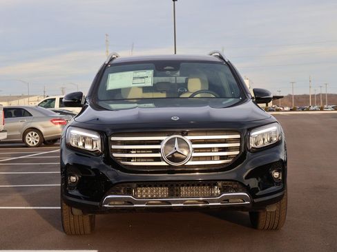 New 2026 Mercedes-Benz GLB 250 4MATIC image 2