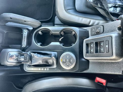 New 2025 Ford Bronco Outer Banks w/ Sasquatch Package image 22