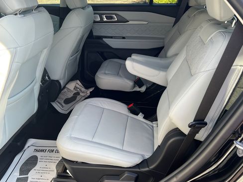 New 2026 Ford Explorer Platinum w/ LUX Leather Package image 22