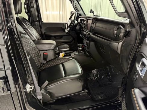 Used 2022 Jeep Wrangler Unlimited Sahara image 7