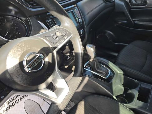Used 2020 Nissan Rogue S image 14