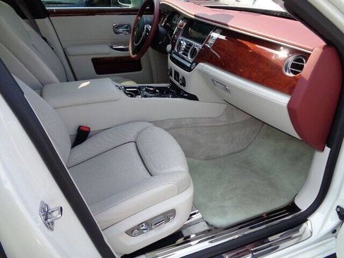 Used 2017 Rolls-Royce Ghost image 19