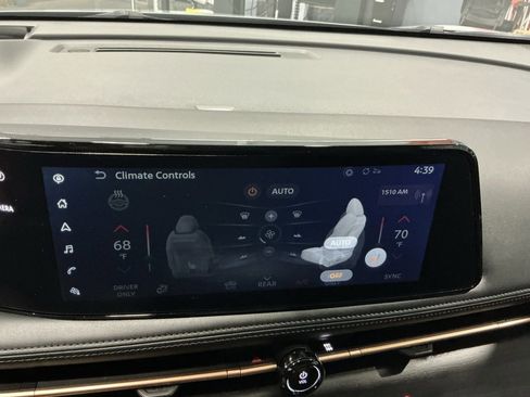 Used 2024 Nissan Ariya FWD image 9