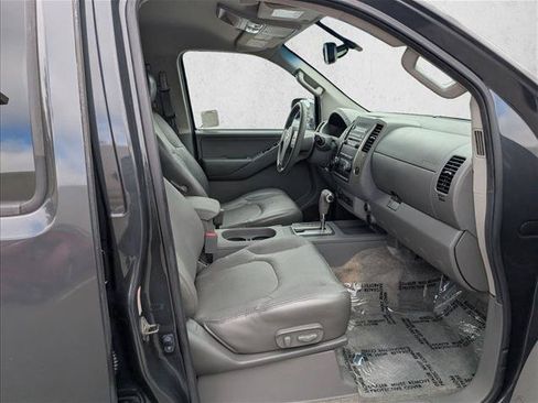 Used 2012 Nissan Frontier 4x4 Crew Cab image 17