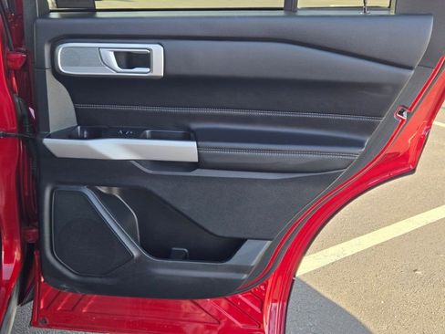 Used 2024 Ford Explorer XLT w/ Equipment Group 202A image 11