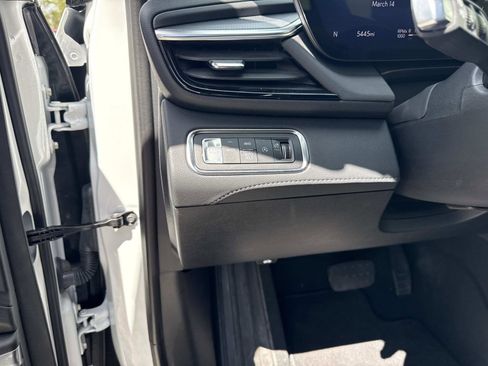 Used 2025 Buick Enclave Sport Touring image 29