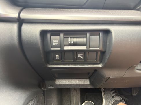 Used 2018 Subaru Crosstrek 2.0i Limited AWD/4WD image 30