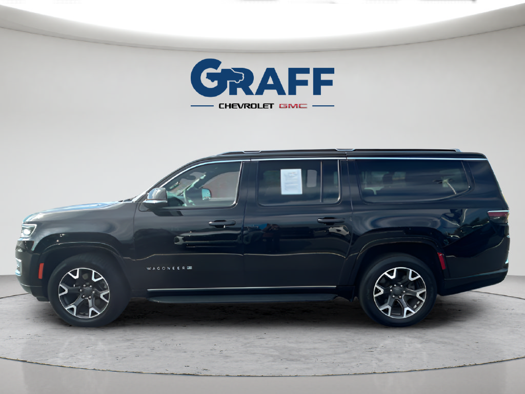 Used 2024 Jeep Wagoneer L Series III w/ Flexible Seating Group AWD/4WD image 2