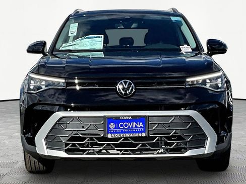 New 2026 Volkswagen Taos SE image 2