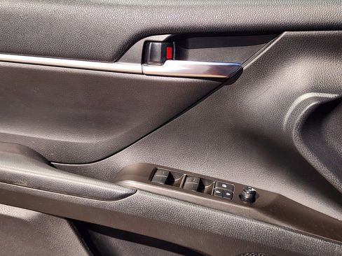 Used 2022 Toyota Camry SE image 22