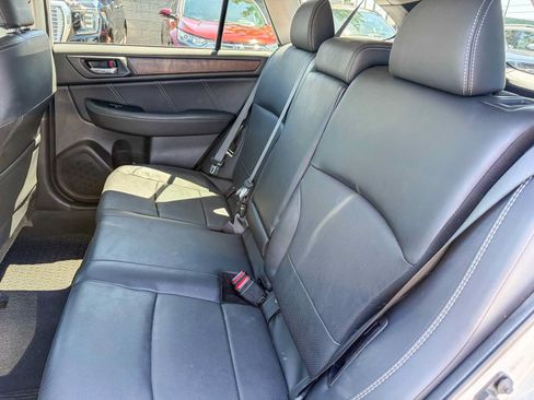Used 2019 Subaru Outback 3.6R Limited w/ Popular Package #2 AWD/4WD image 18