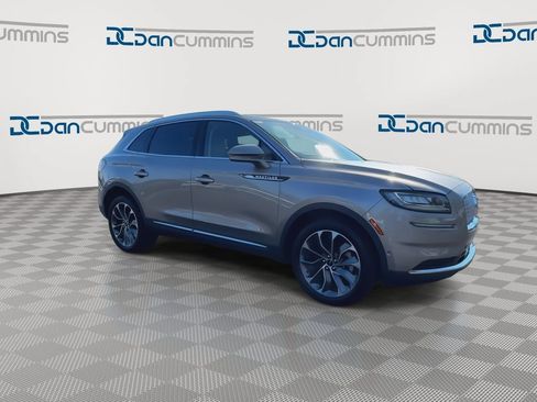 Used 2021 Lincoln Nautilus Reserve w/ Equipment Group 201A AWD/4WD image 2
