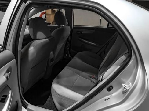 Used 2010 Toyota Corolla LE FWD image 40