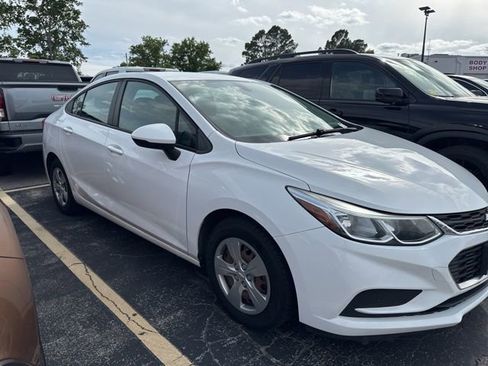 Used 2017 Chevrolet Cruze LS FWD image 1