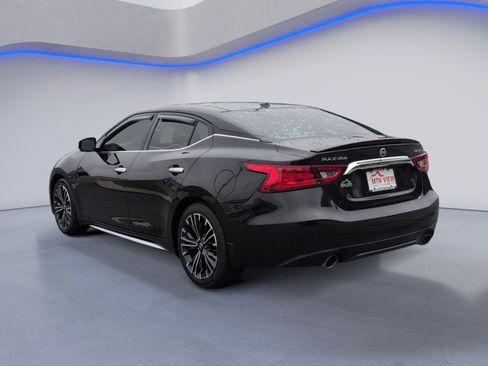 Used 2016 Nissan Maxima Platinum w/ Interior Lighting Package FWD image 5