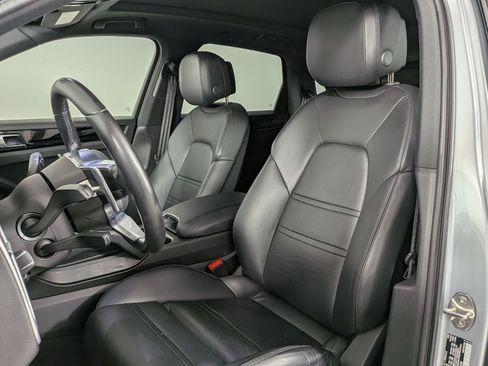 Certified 2023 Porsche Cayenne Platinum Edition AWD/4WD image 5