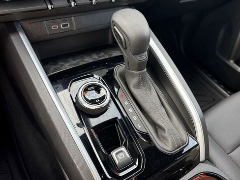 Certified 2024 Chevrolet Colorado Trail Boss image 19