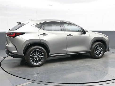 Used 2025 Lexus NX 250 FWD w/ Premium Package image 8