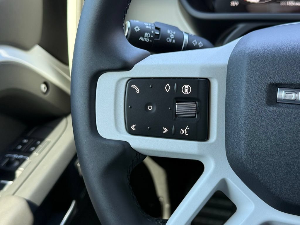 New 2026 Land Rover Defender 130 X-Dynamic SE AWD/4WD image 19