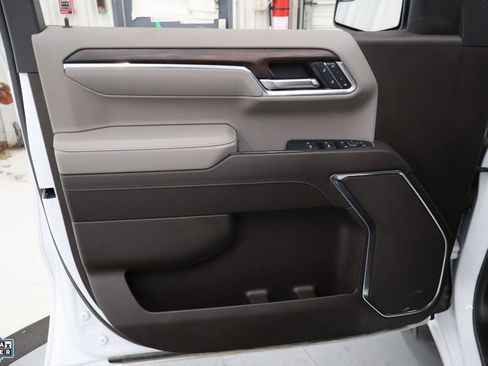 Used 2024 GMC Sierra 1500 SLT image 11