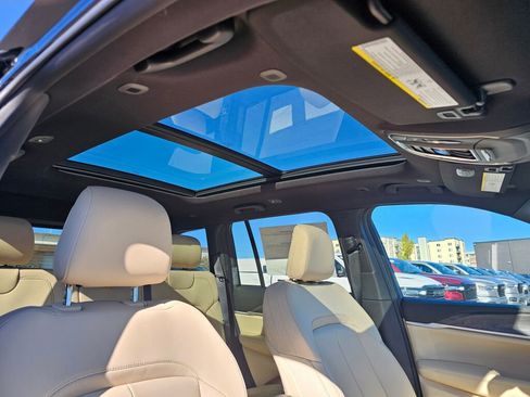 New 2025 Jeep Grand Cherokee Limited image 12